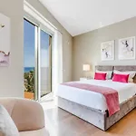 Апартаменты Wonderful Oceanview Luxury By Madeira