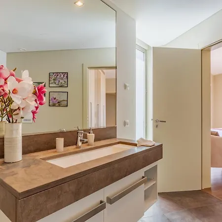 Wonderful Oceanview Luxury By Madeira *