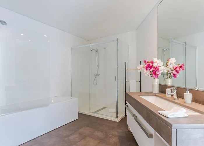 Wonderful Oceanview Luxury By Madeira Διαμέρισμα *